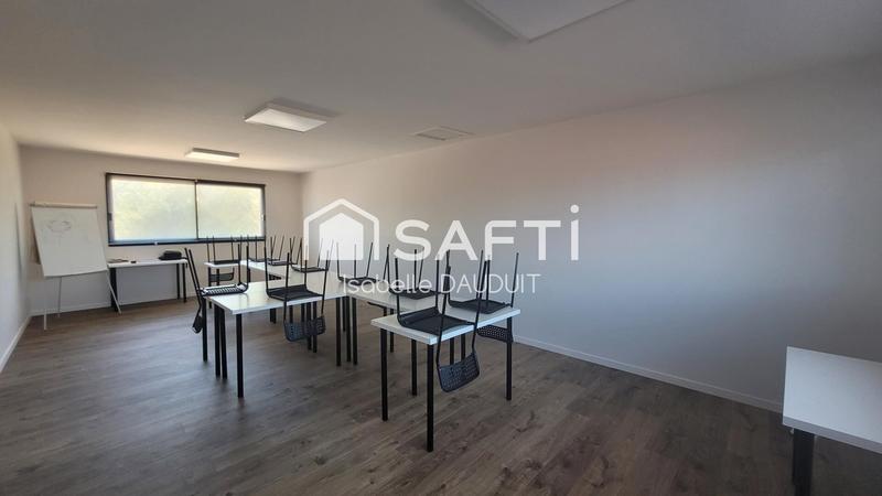 Local commercial - 1 160 m² - 12 pièces