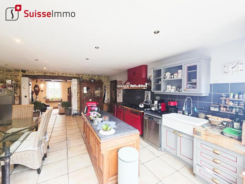 Propriété - 330 m² - 10 pièces