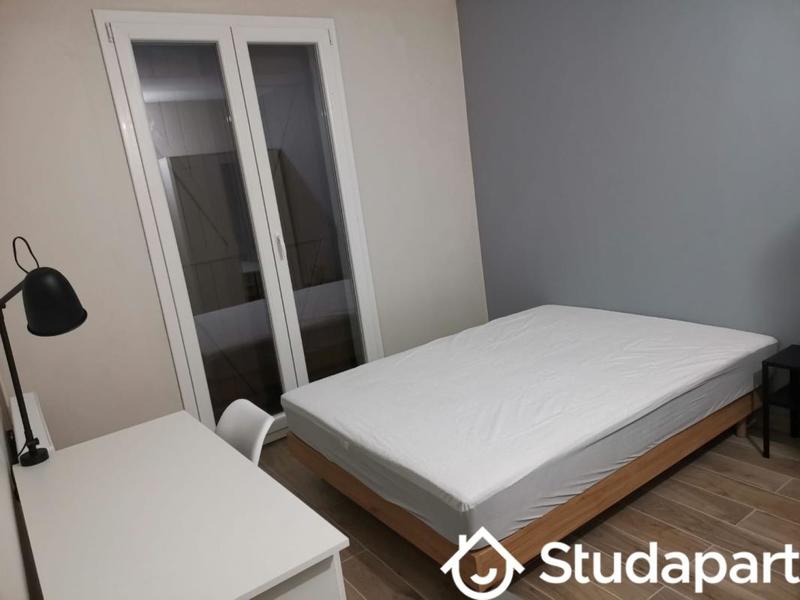 Chambre - 10 m² - 1 pièce