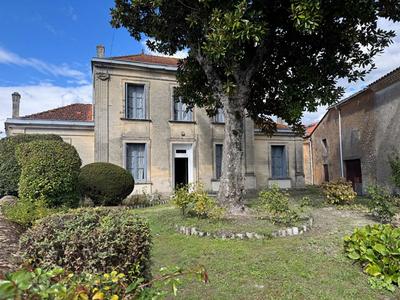 Maison de maîtres - 202 m² - 5 pièces