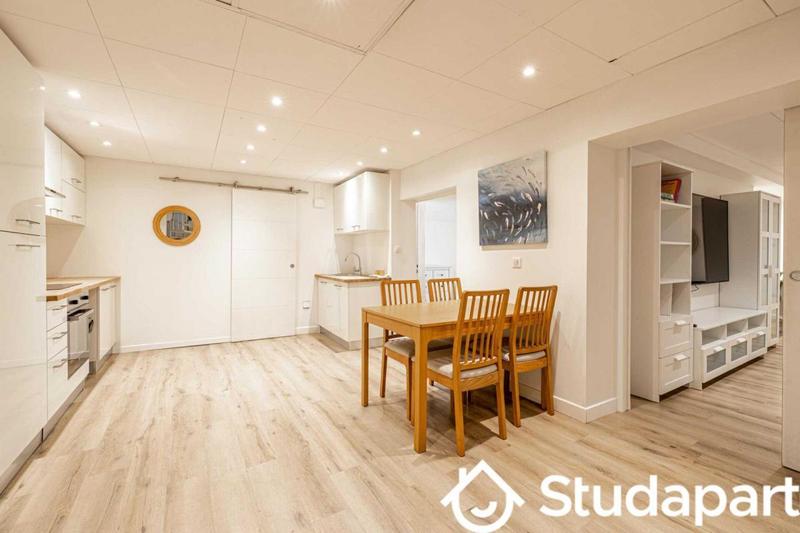 Appartement - 260 m² - 6 pièces