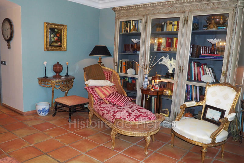 Maison - 300 m² - 10 pièces