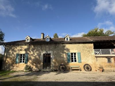 Maison ancienne - 141 m² - 6 pièces