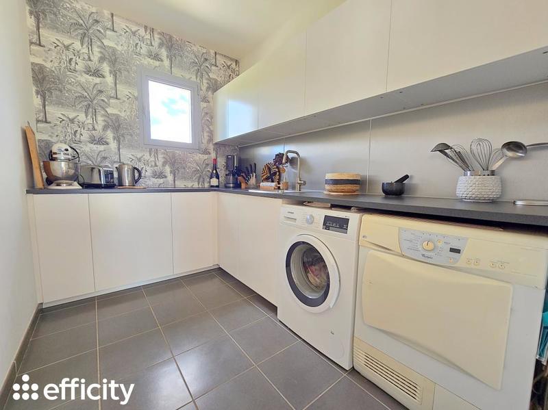 Maison - 232 m² - 7 pièces