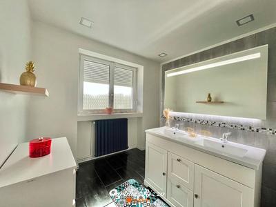 Maison - 143 m² - 6 pièces