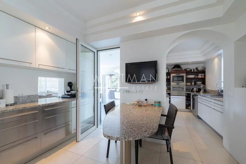 Villa - 630 m² - 10 pièces