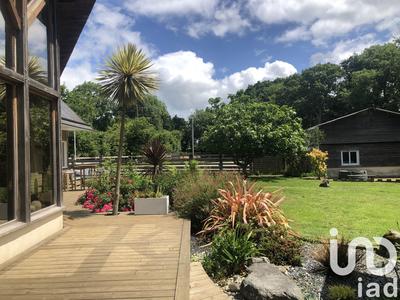 Maison - 220 m² - 6 pièces