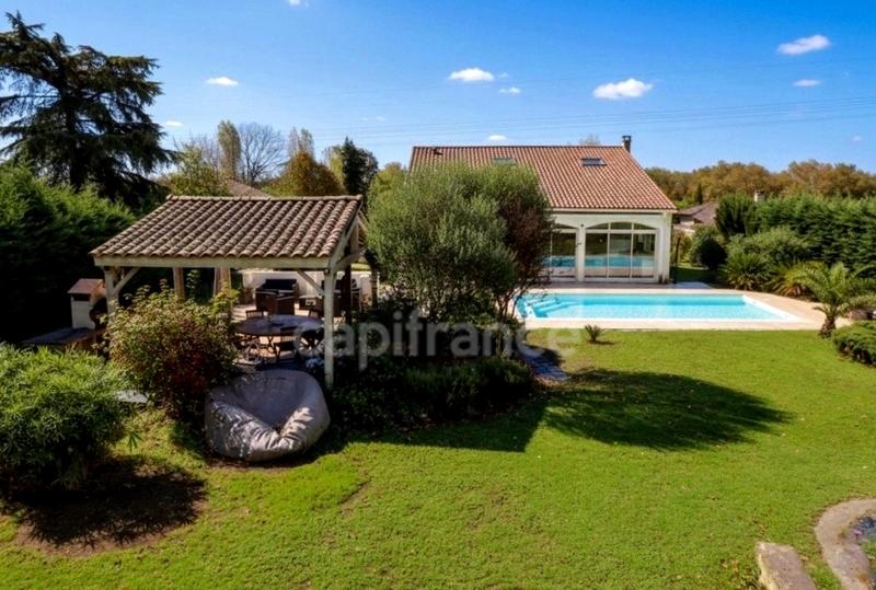 Villa - 222 m² - 7 pièces