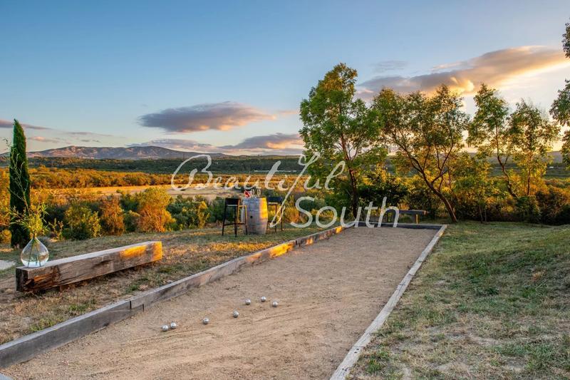 Maison - 230 m² - 5 pièces