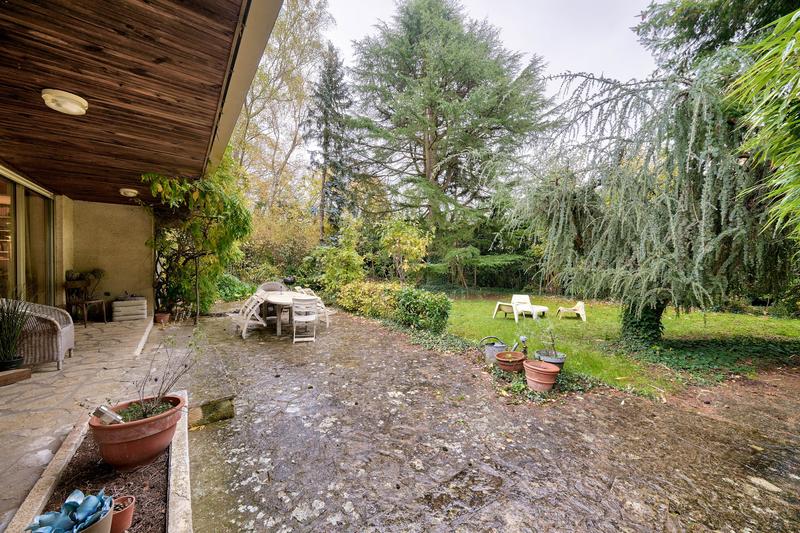 Demeure - 327 m² - 10 pièces