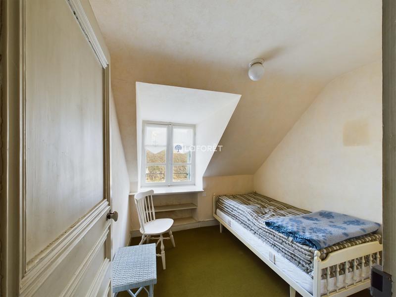 Maison traditionnelle - 190 m² - 10 pièces