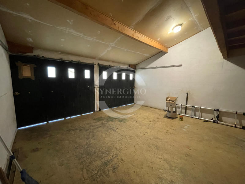 Maison - 227 m² - 7 pièces