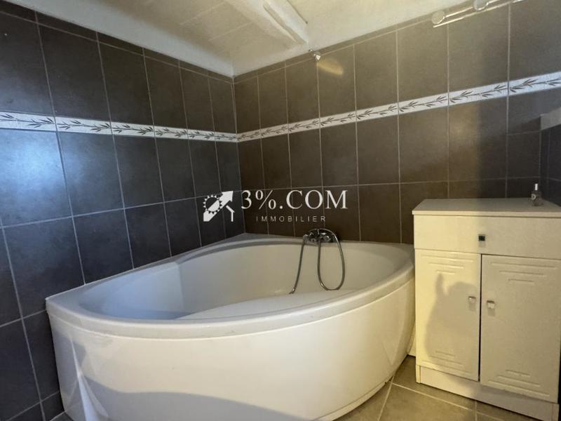 Maison - 223 m² - 7 pièces