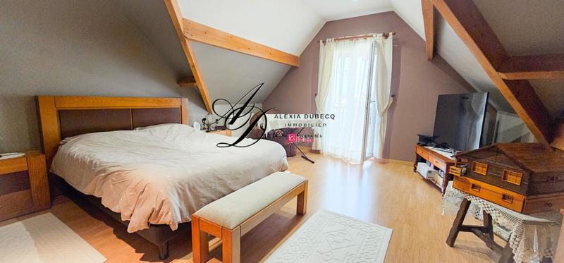 Maison - 144 m² - 7 pièces