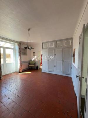 Maison - 258 m² - 10 pièces