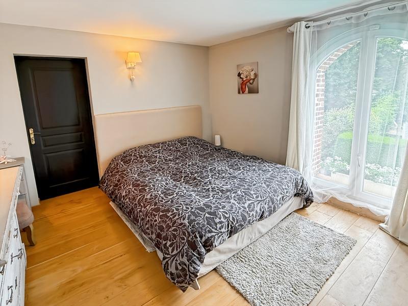 Maison - 650 m² - 8 pièces