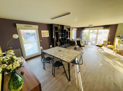 Appartement - 110 m² - 3 pièces