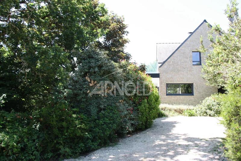 Maison - 222 m² - 11 pièces