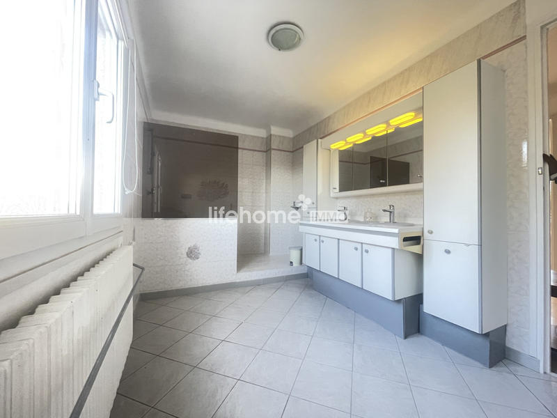 Maison traditionnelle - 108 m² - 4 pièces