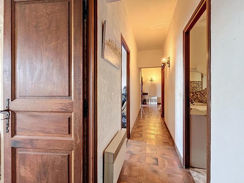 Propriété - 235 m² - 12 pièces