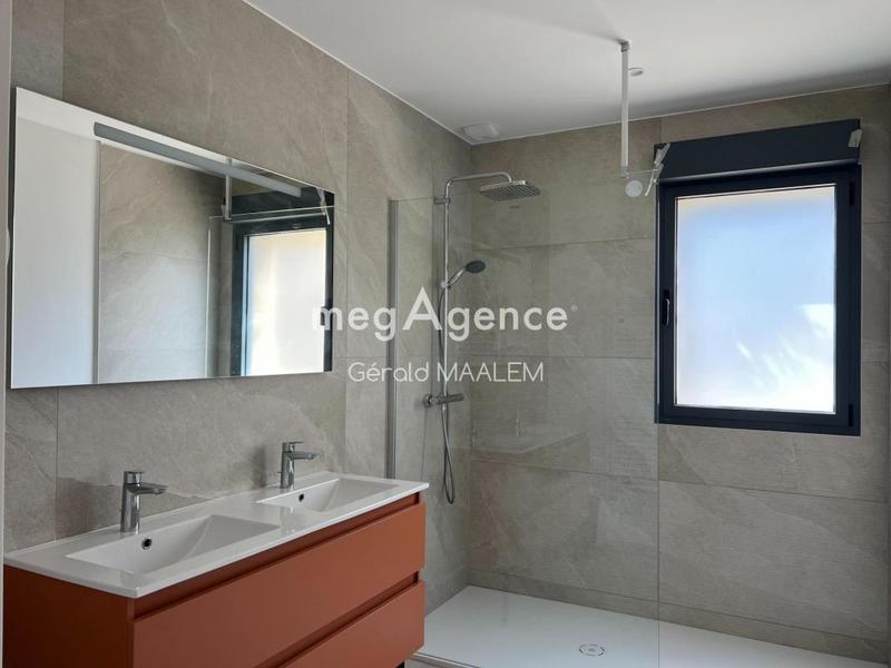 Villa - 243 m² - 7 pièces