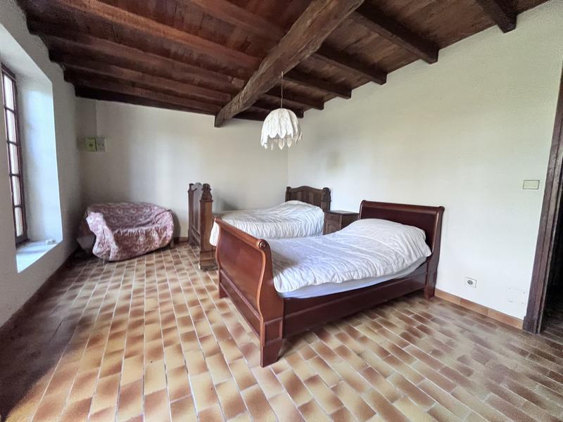 Maison traditionnelle - 200 m² - 9 pièces