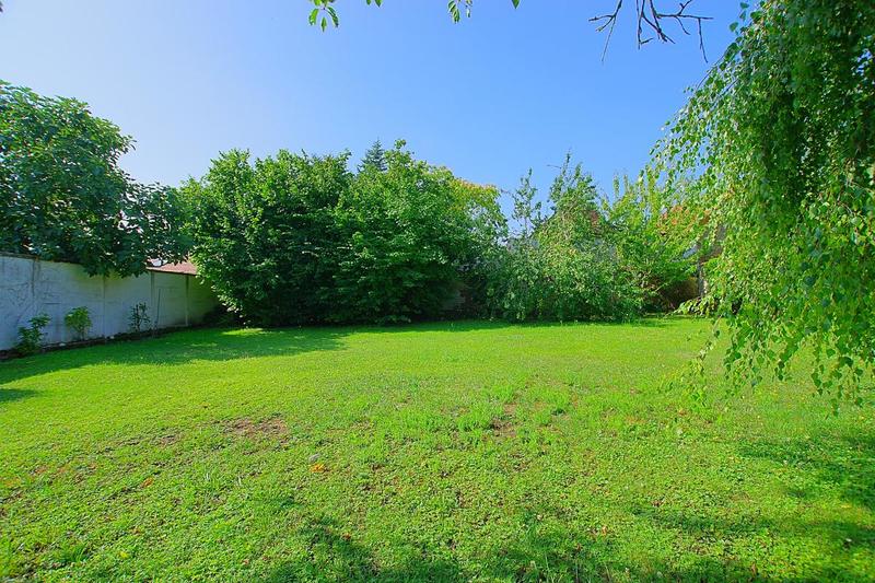 Maison - 286 m² - 9 pièces