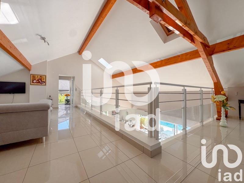 Maison - 242 m² - 6 pièces