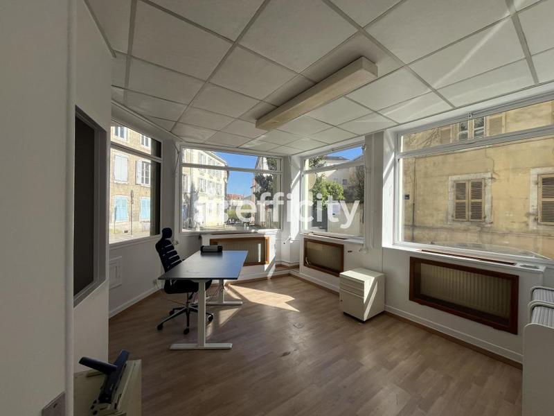 Bureau - 62 m² - 4 pièces