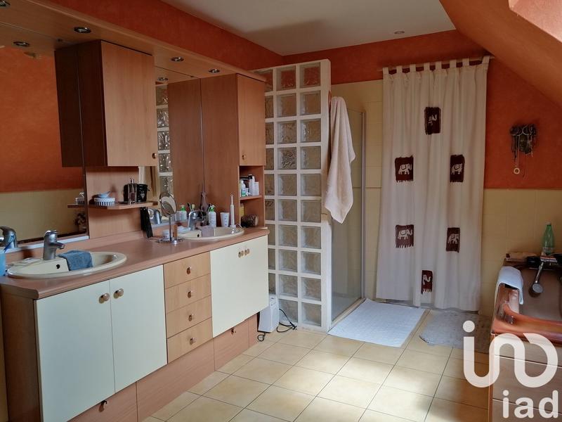 Maison - 232 m² - 10 pièces