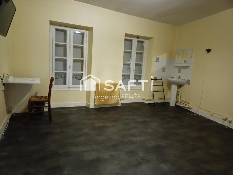 Maison - 300 m² - 16 pièces