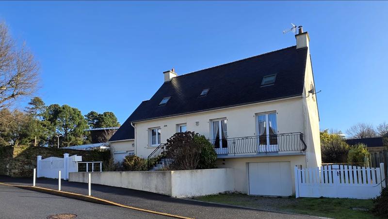 Maison traditionnelle - 162 m² - 10 pièces