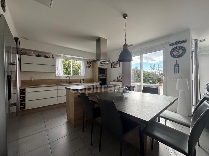 Maison - 140 m² - 6 pièces