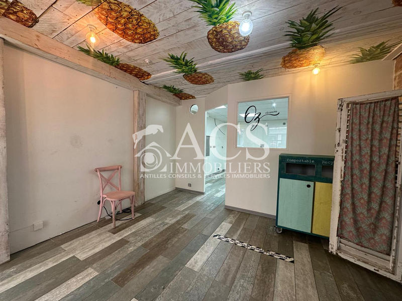 Local d'activités - 69 m²