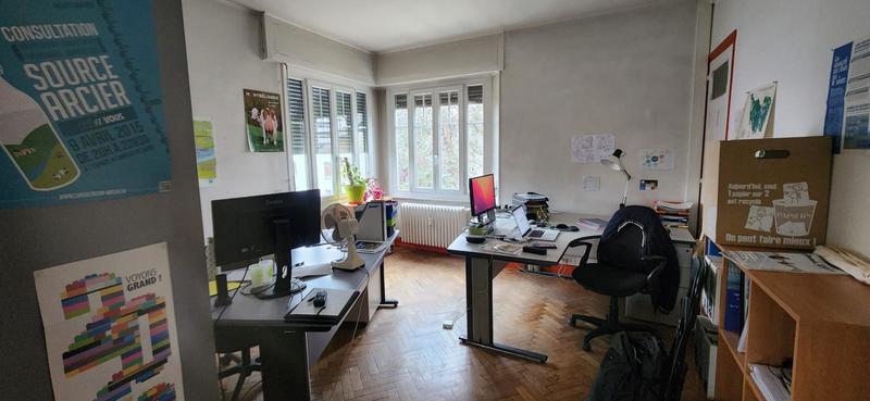 Local d'activité / Entrepôt - 129 m² - 7 pièces