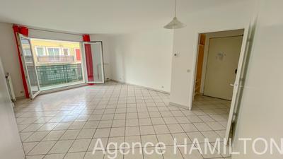 Appartement - 79 m² - 4 pièces