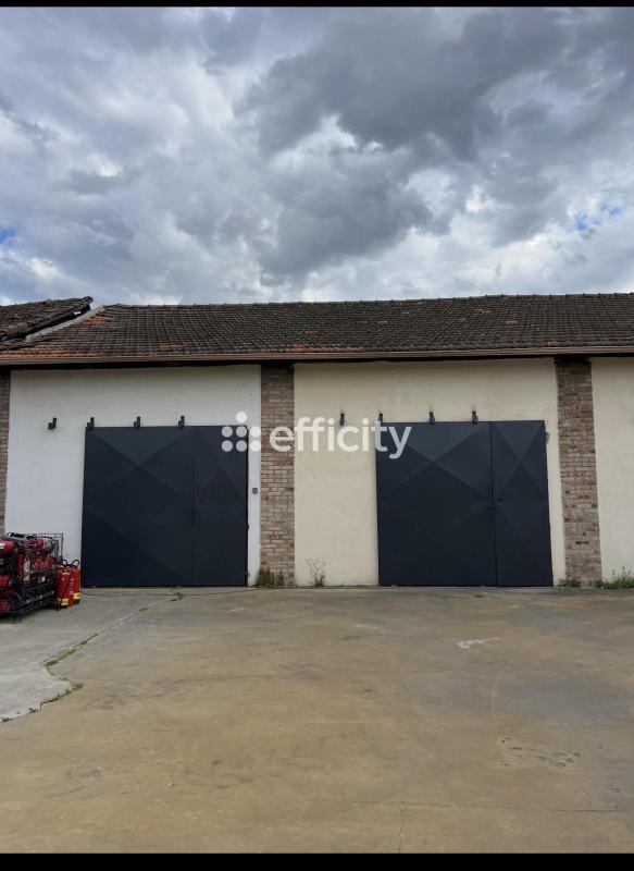 Parking / Garage - 110 m²