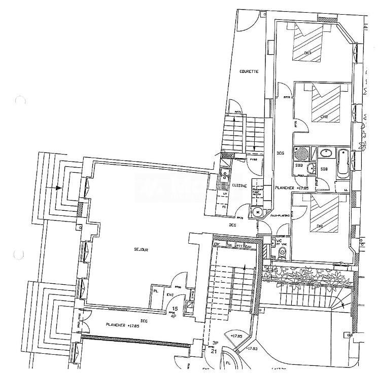 Appartement - 94 m² - 4 pièces