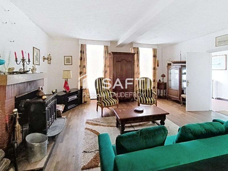 Maison - 270 m² - 9 pièces