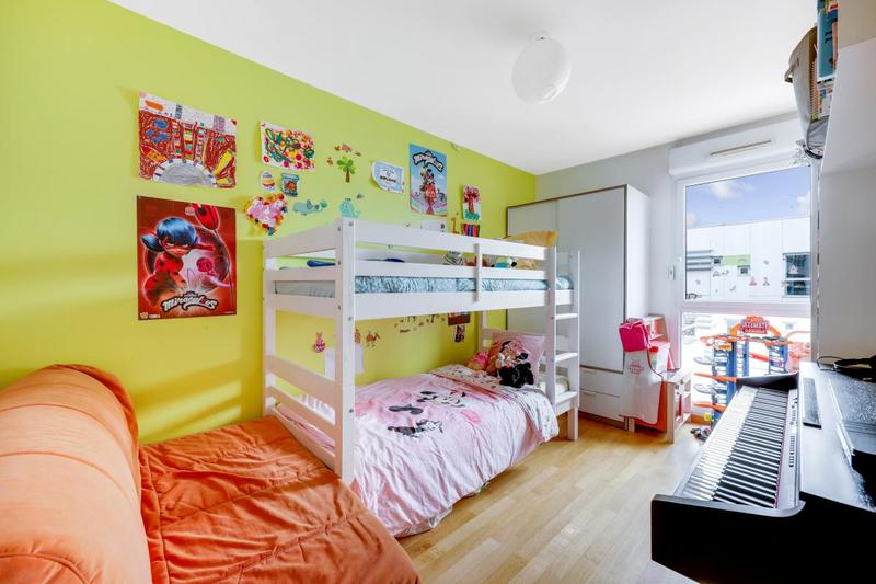 Appartement - 80 m² - 4 pièces