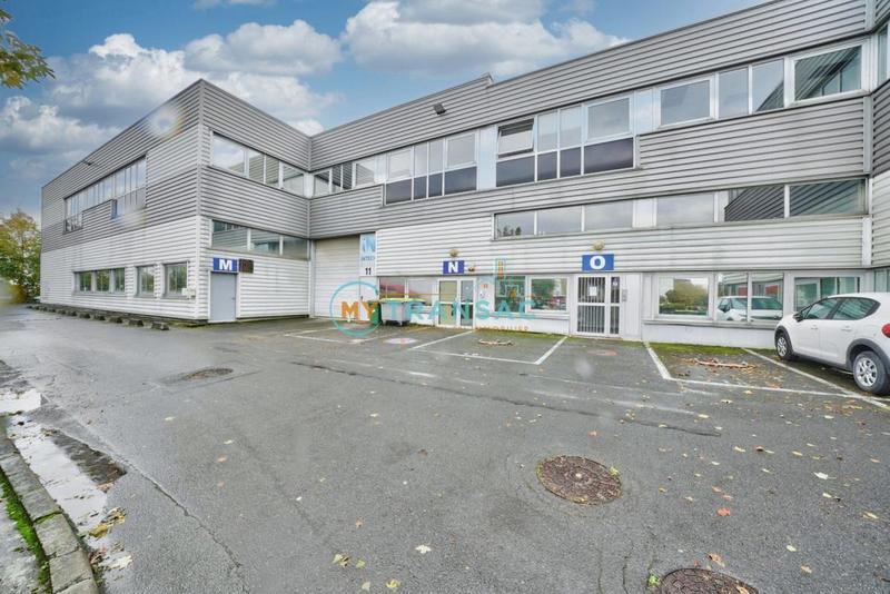 Local d'activité / Entrepôt - 396 m²