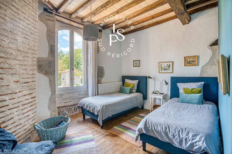 Demeure - 384 m² - 11 pièces