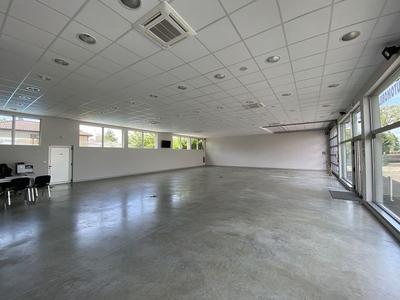 Local commercial - 255 m² - 2 pièces
