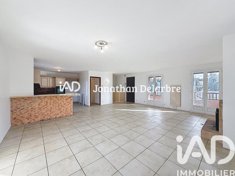 Maison - 220 m² - 8 pièces