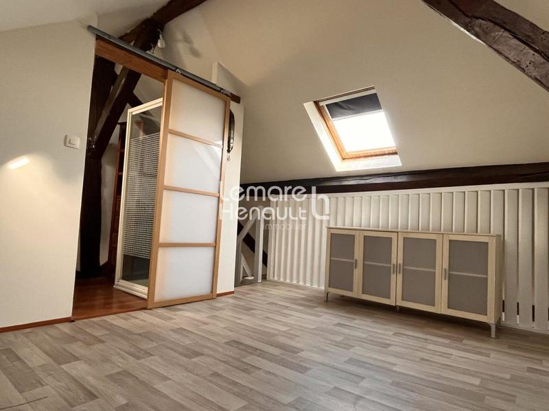 Studio - 40 m² - 2 pièces