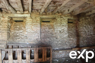 Ferme - 800 m² - 1 pièce