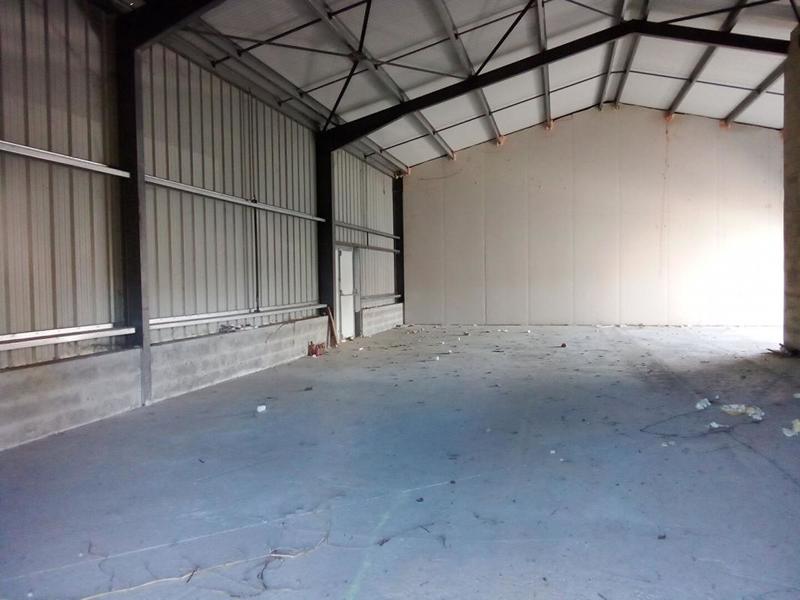 Entrepôt - 170 m²