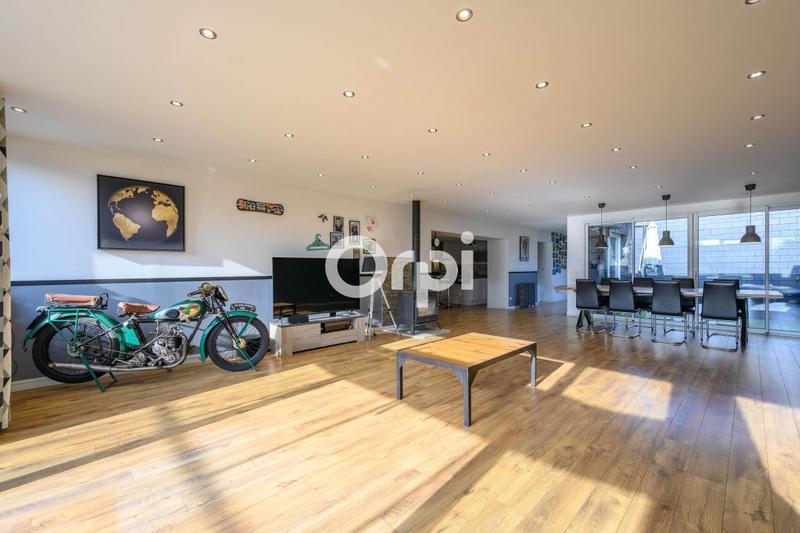 Maison - 200 m² - 6 pièces