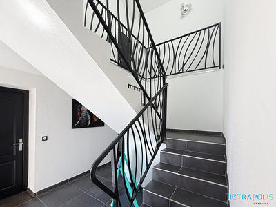 Maison ancienne - 245 m² - 8 pièces