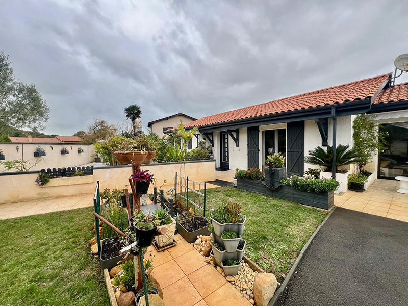 Maison - 92 m² - 4 pièces